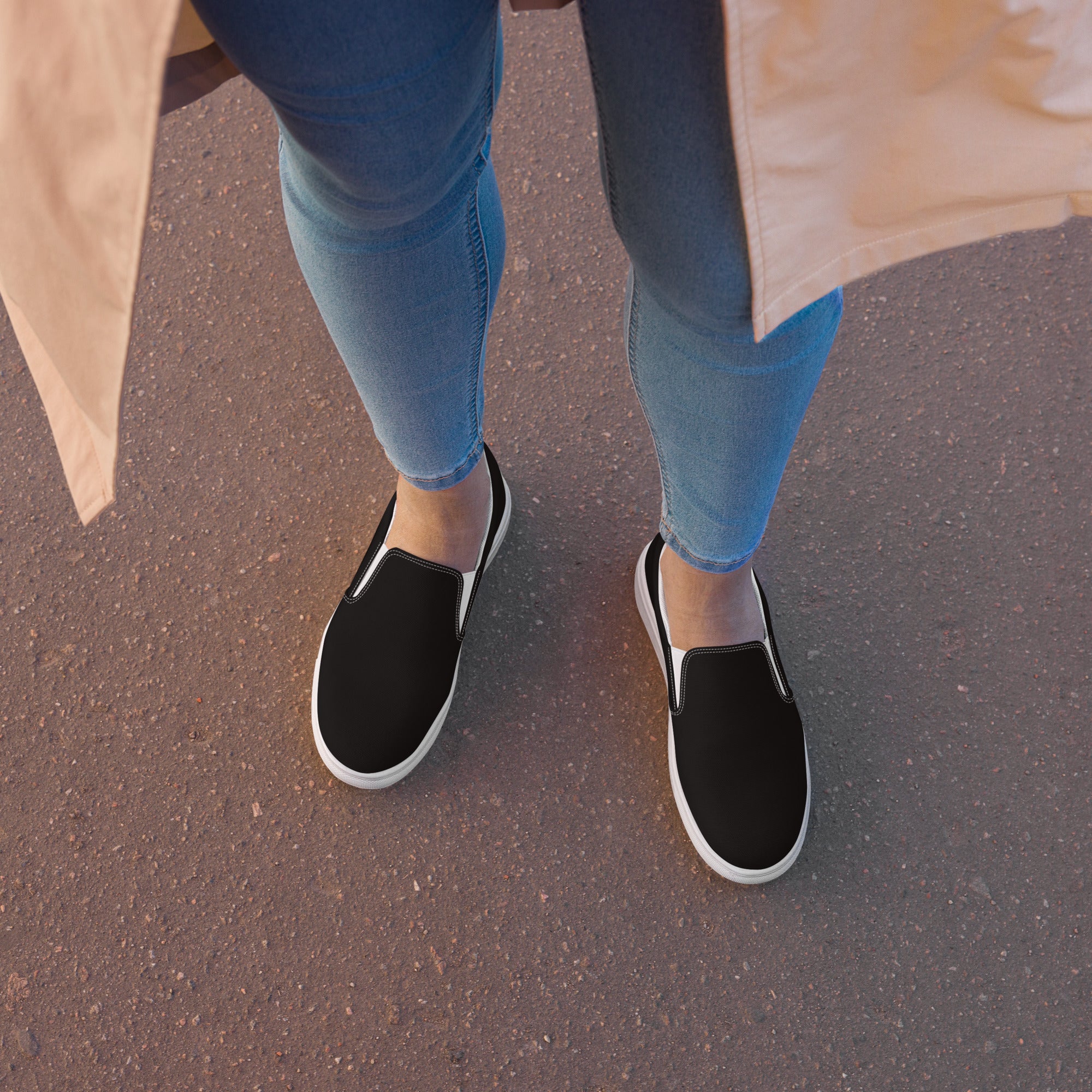 Middleton's Black Women’s slip-on shoes